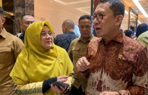 Bupati Siak, Afni bersama Menbud, Fadli Zon.(foto: int)