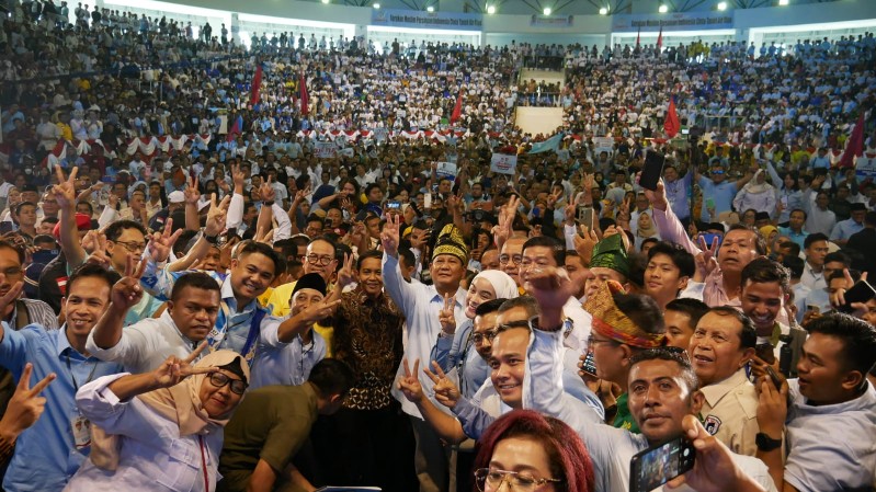 Orasi politik Prabowo berlangsung di Gelanggang Remaja Olahraga Pekanbaru (foto/Mimi)