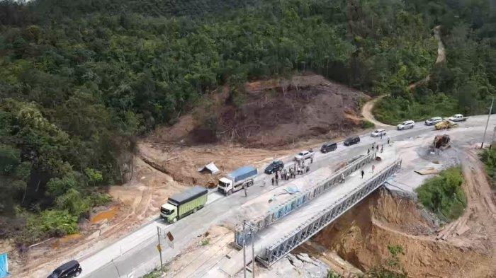 Perbaikan Jalan Lintas Riau-Sumbar di Tanjung Alai terus dikebut (foto/tribunpku)