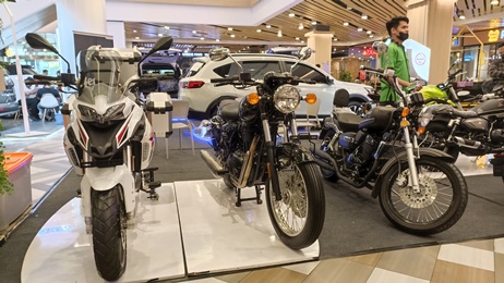 Benelli Pekanbaru pameran di Living World Pekanbaru