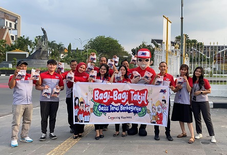 JNE berbagi keberkahan Ramadan 2024 di Pekanbaru (foto/ist)