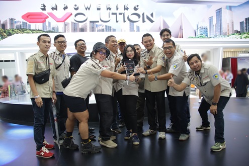 Komunitas Suzuki ramaikan booth Suzuki Indonesia di GIIAS 2024.(foto: istimewa)