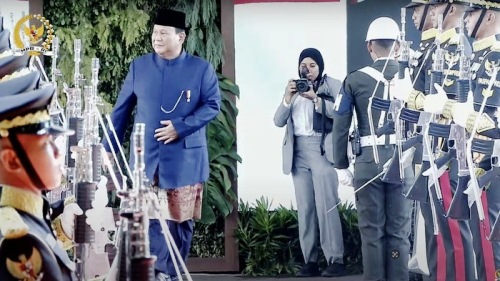 Prabowo Subianto tiba di Gedung MPR RI jelang dilantik sebagai Presiden RI 2024-2029.(foto: detik.com)