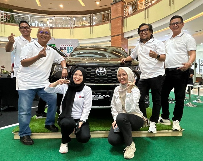 Toyota Expo 2024 di Atrium Mal Ska Pekanbaru pada 4 hingga 8 Desember 2024 dengan tema Enjoy Holiday.