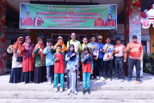 Kadisdik Pelalawan, Leo Nardo membuka pelaksanaan O2SN tingkat SD (foto/Andy)
