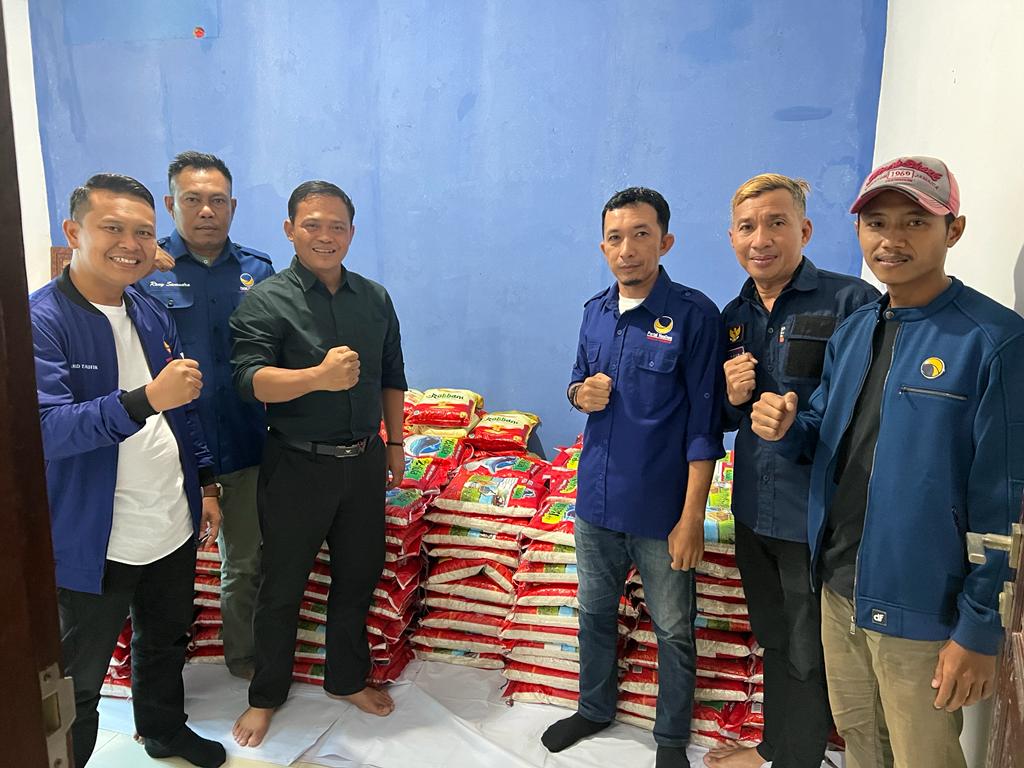 Pengurus DPD partai NasDem bersiap melakukan penyaluran bantuan beras kepada masyarakat