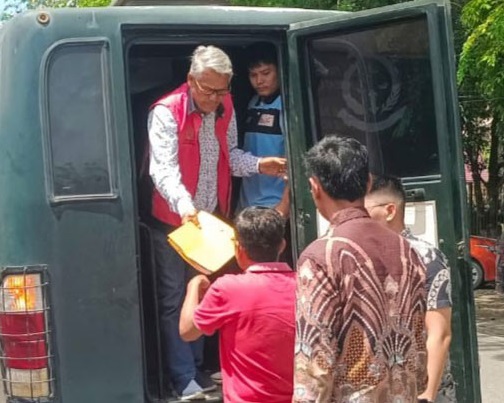 Mantan Bupati Kuantan Singingi dua periode, Sukarmis divonis 12 tahun penjara kasus korupsi.