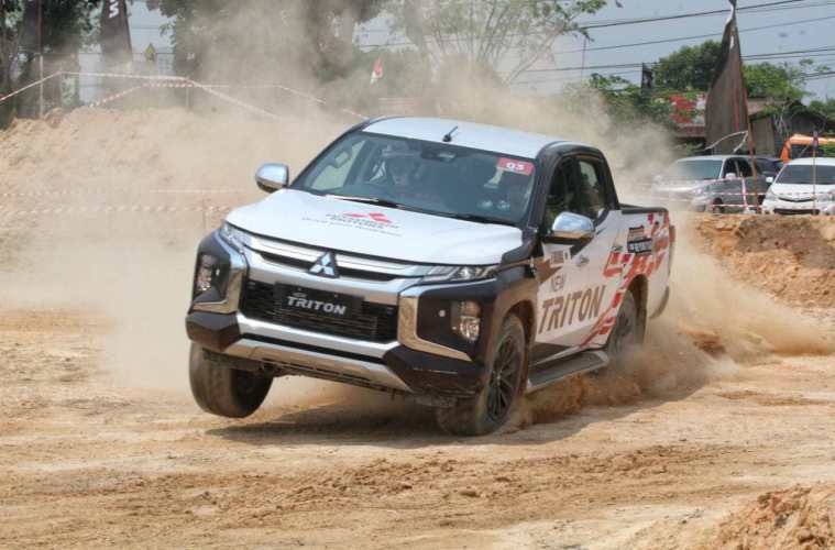 MANTAP! Hanya Sehari, New Mitsubishi TRITON Laris Manis 474 Unit di Pekanbaru