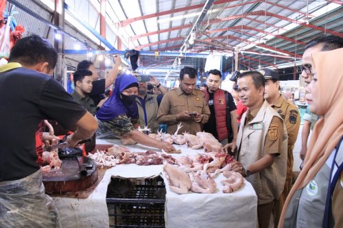 Pemko Pekanbaru sidak harga pangan.(foto: mcr)