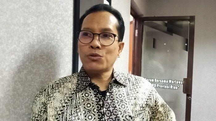 Ketua Komisi III DPRD Riau, Edi Basri soroti banyaknya mobil dinas di Badan Penghubung Jakarta (foto/ist)