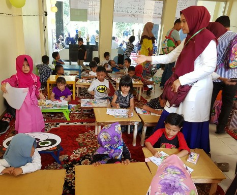 Suasana layanan Psikologi gratis Fakultas Psikologi UIR memperingati Hari Anak Nasional di Kampus Universitas Islam Riau Pekanbaru.