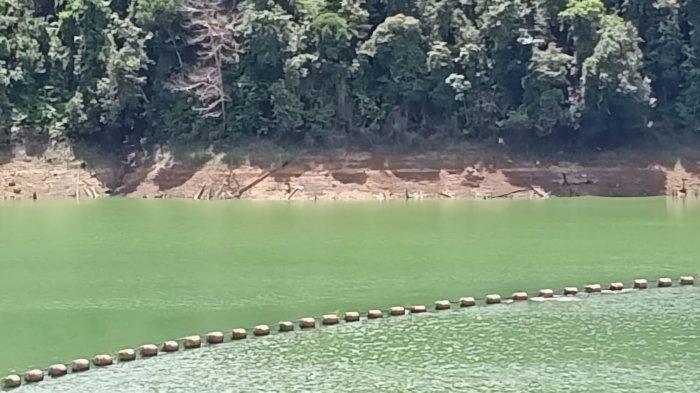 Penampakan debit air di Waduk PLTA Koto Panjang, Kampar (foto/tribunpku)