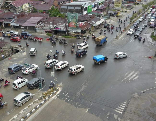 Simpang Soebrantas-Garuda Sakti atau Simpang Panam, Kota Pekanbaru. 
