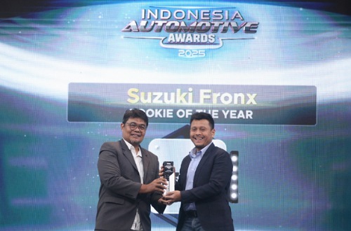 Suzuki Fronx Raih Rookie of The Year di Indonesia Automotive Awards 2025