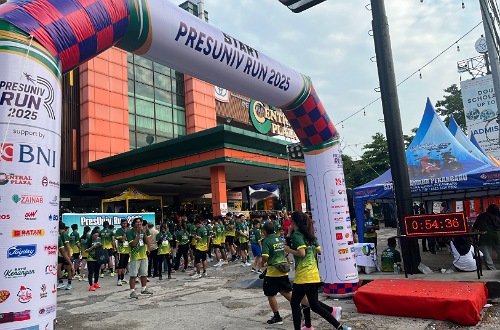 Semarak kegiatan Presiden University Run 2025 di Pekanbaru.(foto: sri/halloriau.com)
