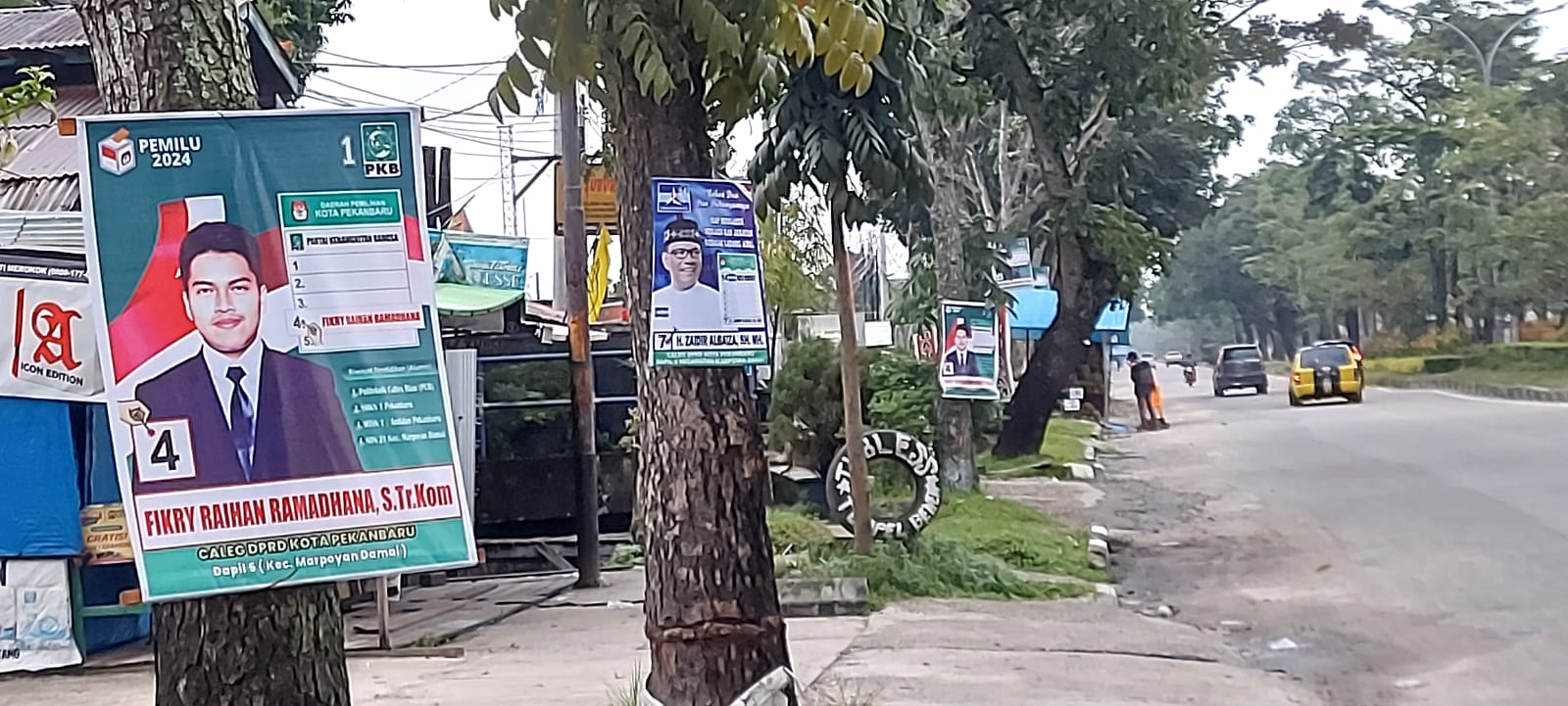 Masih Ada Caleg Pasang Poster Di Pohon Dan Lebihi Batas Ukuran, PPI ...