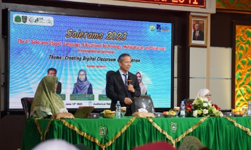 Rektor UIR, Prof Dr H Syafrinaldi SH MCL.(foto: istimewa)