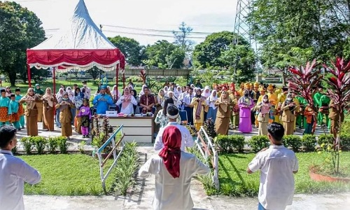 Pemko Dumai gelar lomba kreatifitas anak sempena Hari Anak Nasional Tahun 2022 di Taman Terbuka Ramah Anak (Tatera) Jalan Putri Tujuh Kota Dumai, Senin (22/8/2022).(foto: bambang/halloriau.com)