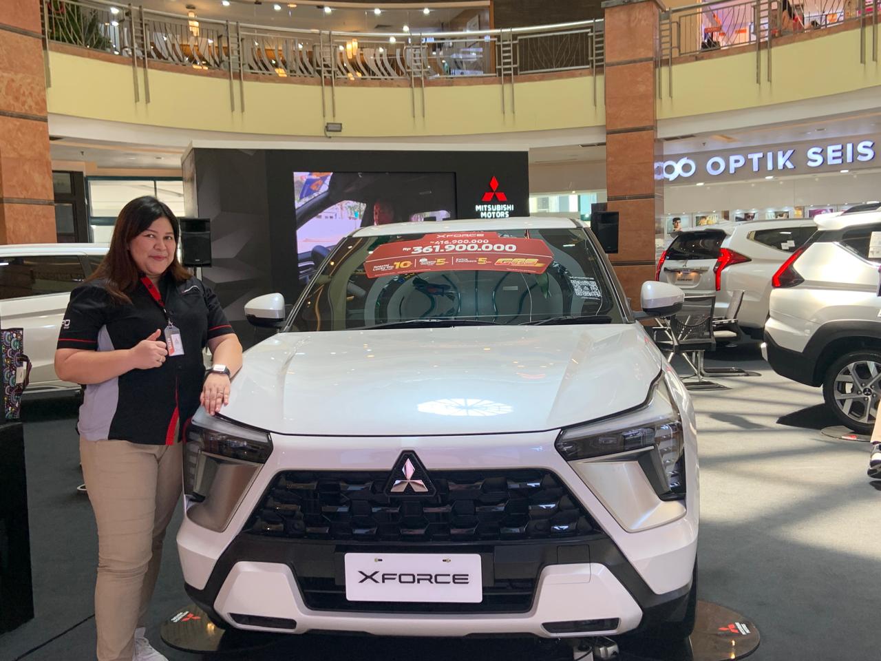 Mitsubishi Dipo Sudirman tawarkan promo menarik selama pameran di Mall SKA Pekanbaru (foto/Mimi)