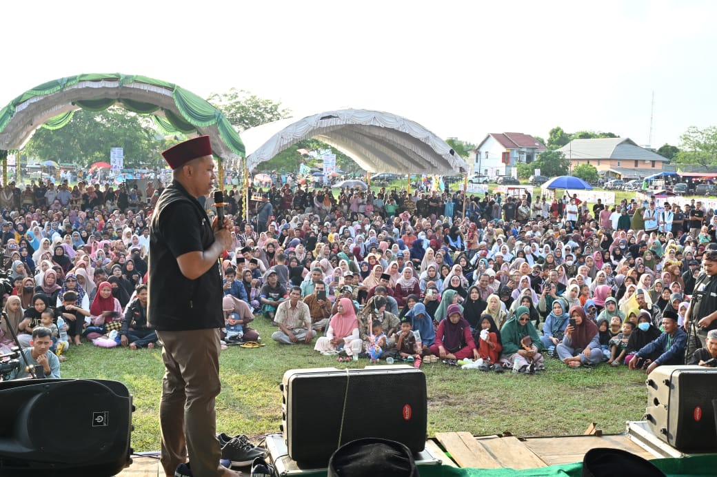 Calon Gubernur Riau, Abdul Wahid bersama UAS kampanye di Rengat, Inhu (foto/ist)