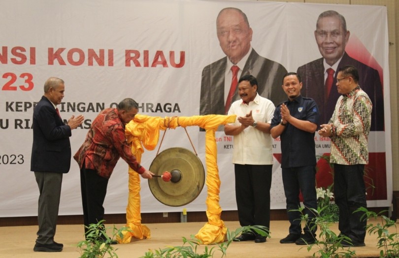 KONI Provinsi Riau menggelar Rapat Kerja tahun 2023 di Hotel Mutiara Merdeka, Pekanbaru (foto/ist)