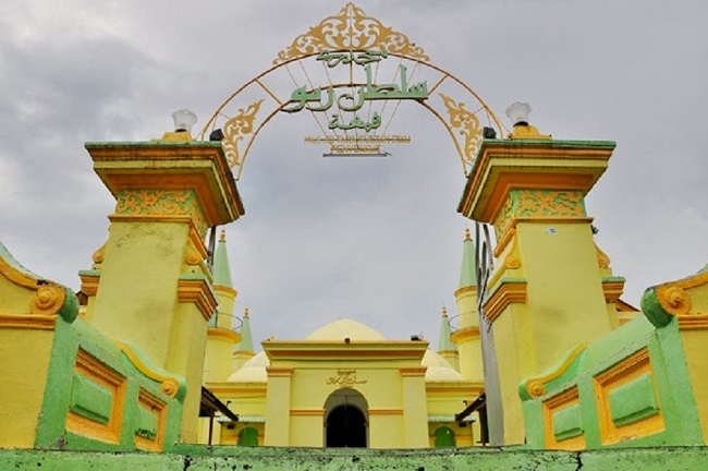 Masjid Sultan Riau di Pulau Penyengat
