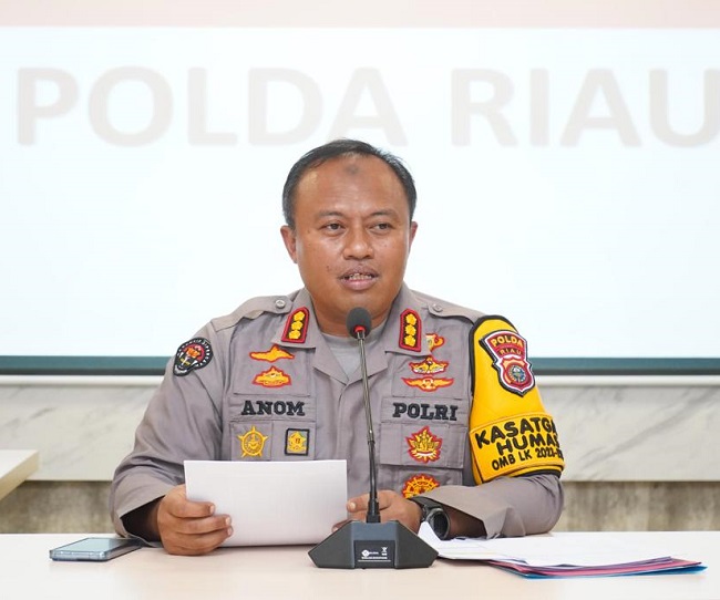 Kabid Humas Polda Riau Kombes Anom Karabianto.