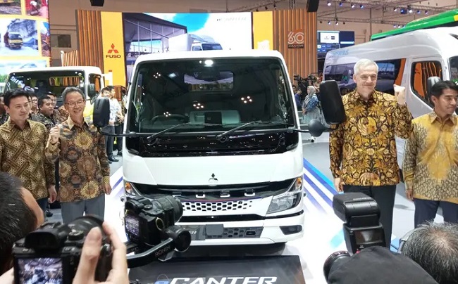 Mitsubishi FUSO Pamerkan Beragam Produk Unggulan di GIIAS 2023, Salah Satunya Truk Listrik