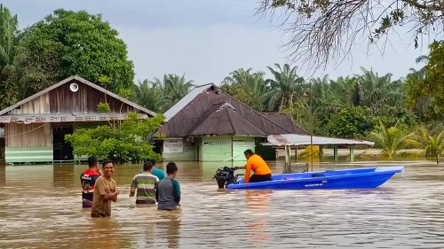 Banjir di Rohul mulai surut.(foto: pekanbaru.tribunnews.com)