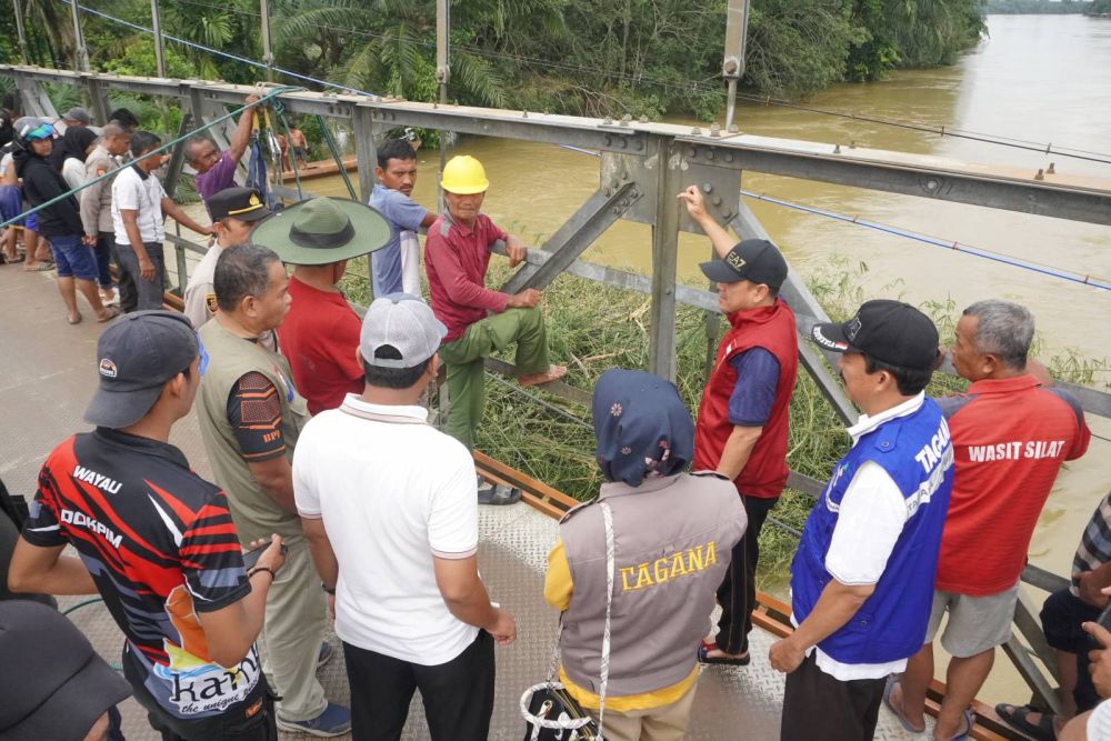 Pj Bupati Kampar Hambali Sambangi Warga Terdampak Banjir Di 2 Kecamatan