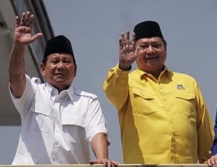 Capres Prabowo Subianto mendapat kekuatan mesin politik dengan bergabungnya Golkar ke koaliasi (foto/int)