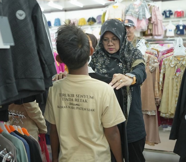 Bupati Siak Afni Zulkifli.