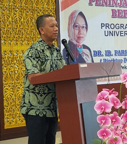 Rektor UIR Prof. Syafrinaldi