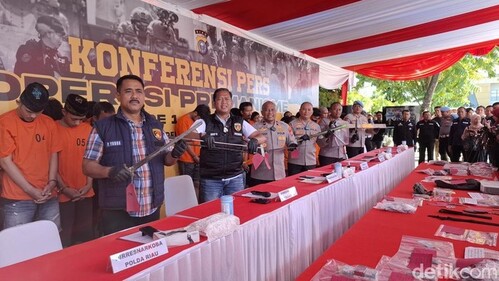 Penangkapan premanisme di wilayah hukum Polda Riau. (Foto: Raja Adil Siregar/detikcom)