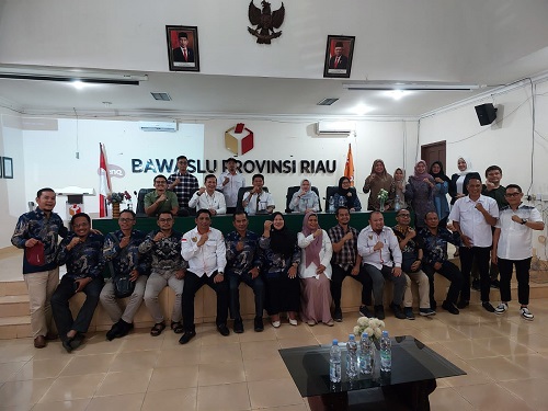 Bawaslu Provinsi Riau dan BPJS Ketenagakerjaan bersinergi beri perlindungan penyelenggara Pemilu 2024 (foto/int)