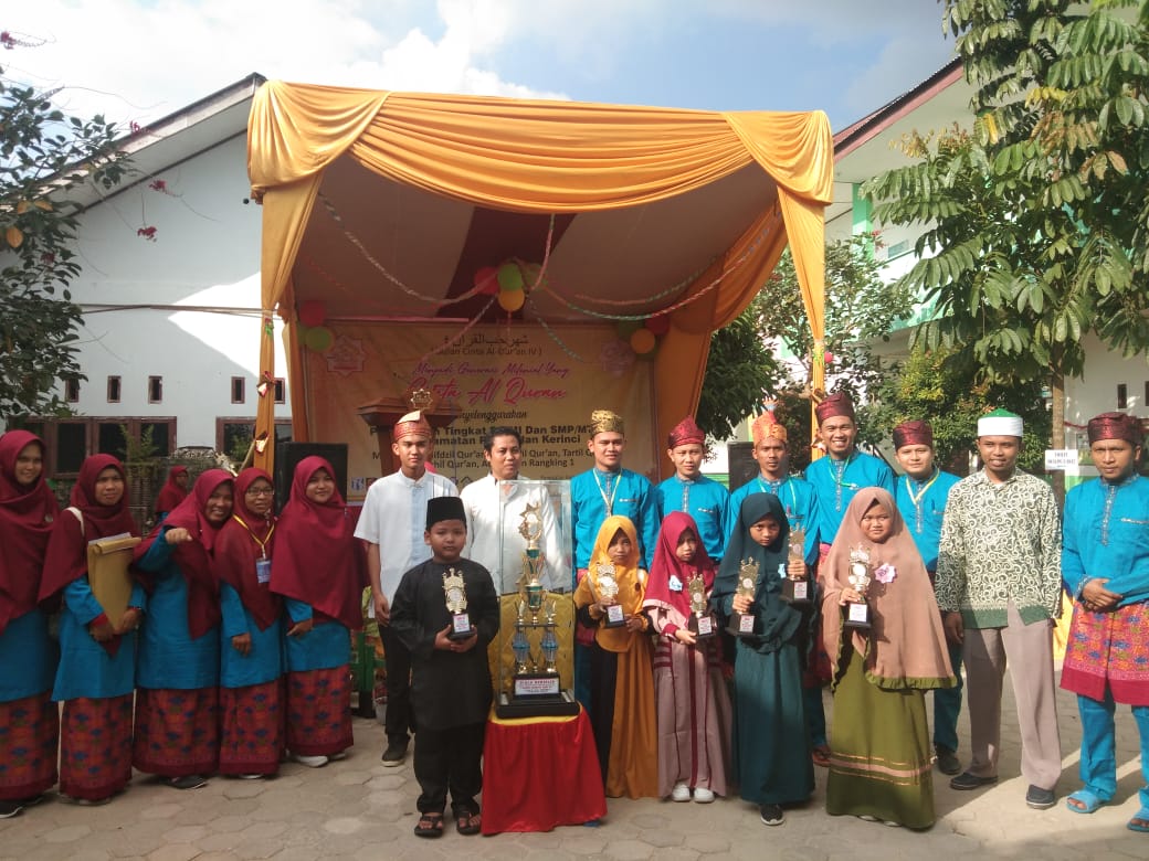 Sekolah Dasar Islam Terpadu (SDIT) At Taqwa berhasil meraih piala bergilir pada perlombaan Bulan Cinta Alquran, baru-baru ini, di Pangkalan Kerinci dalam berbagai kategori.