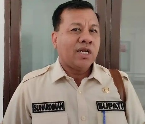 Bupati Kuansing, Suhardiman Amby.