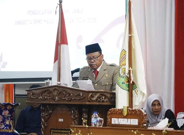 Bupati Kuantan Singingi Kuansing Suhardiman Amby. 