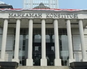 Mahkamah Konstitusi (MK).