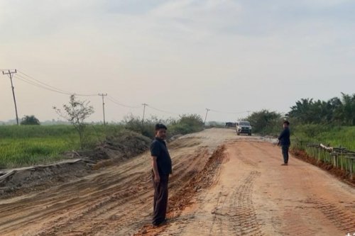 Kendaraan roda empat kini bisa melintas di Jalan Sontang-Duri (foto/ist)