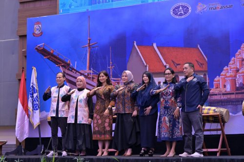 Wamenpar, Ni Luh Puspa membuka Rakernas II ASITA 2026 di Makassar (foto/ist)