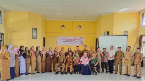 Peserta Training Komite Bisa berlangsung di aula Kantor Camat Koto Gasib (foto/diana)