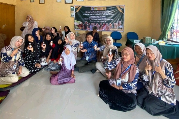 Mahasiswa PPG Ekonomi FKIP Unri tanamkan nilai Budaya Melayu lewat pelatihan Ethnomedicine (foto/ist)