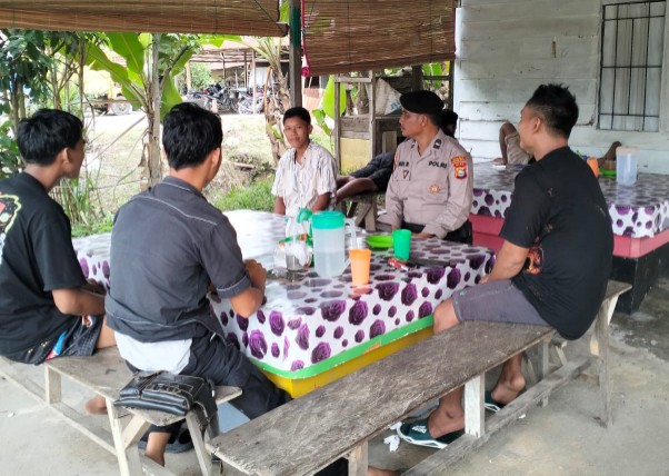 Kanit Samapta Polsek Simpang Kanan, Aipda R.J Pardede beri imbauan Kamtibmas ke masyarakat (foto/afrizal)