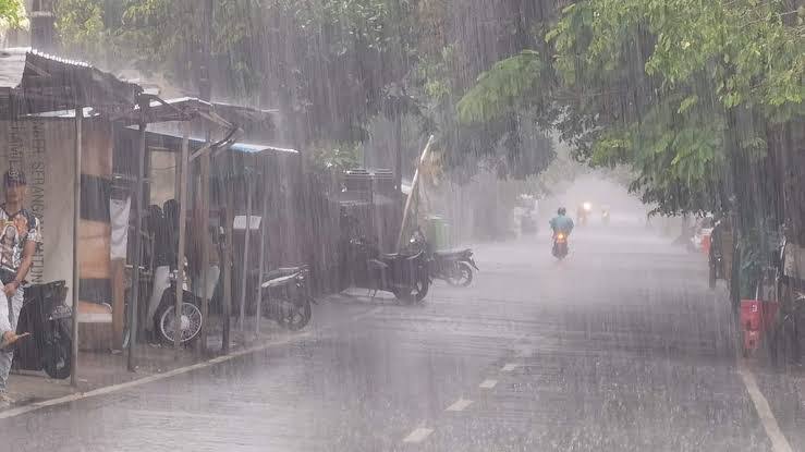 Ilustrasi hujan lebat masih berpotensi mengguyur Pekanbaru dan sekitar (foto/int)