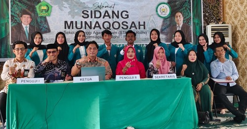 Sembilan mahasiswa Program Studi Komunikasi dan Penyiaran Islam STAI Ar-Ridho Bagansiapiapi resmi menyandang gelar Sarjana Sosial. (Foto: Afrizal)