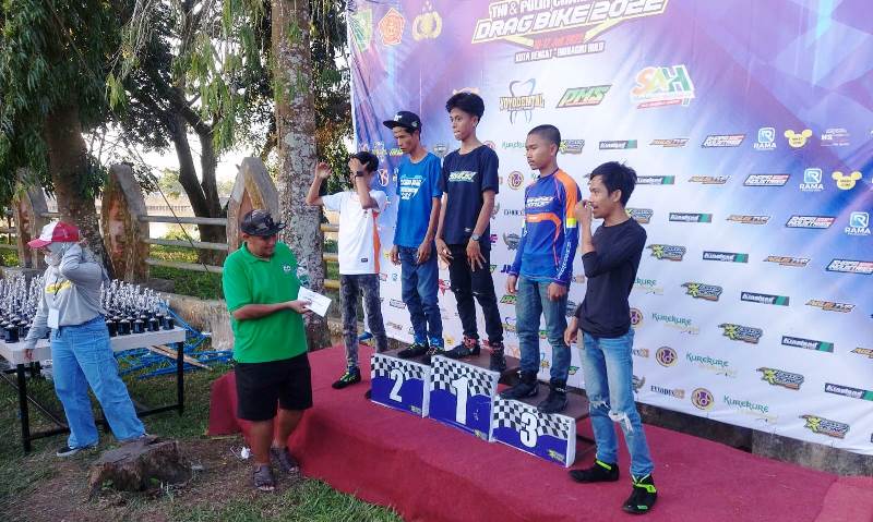 Para juara Drag Bike TNI-Polri Championship Inhu