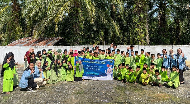 Mahasiswa Kukerta Unri di Desa Laksamana, Kecamatan Sabak Auh (foto/ist)