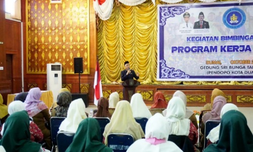 Wako Dumai buka Bimtek peningkatan kapasitas penyelenggaraan PAUD-HI di Gedung Pendopo, Senin (10/10/2022).(foto: bambang/halloriau.com)