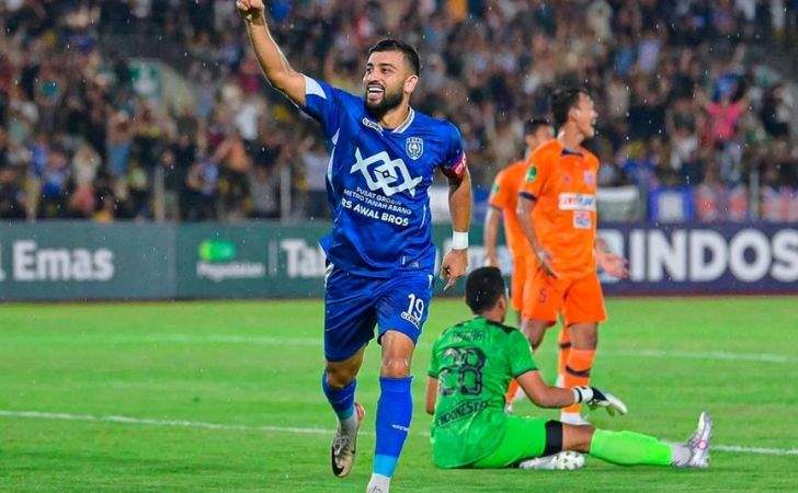 Omid Popalzay bersama PSPS Pekanbaru.(foto: int)